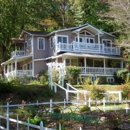 Folkestone Inn Брайсон-Сіті Екстер'єр фото
