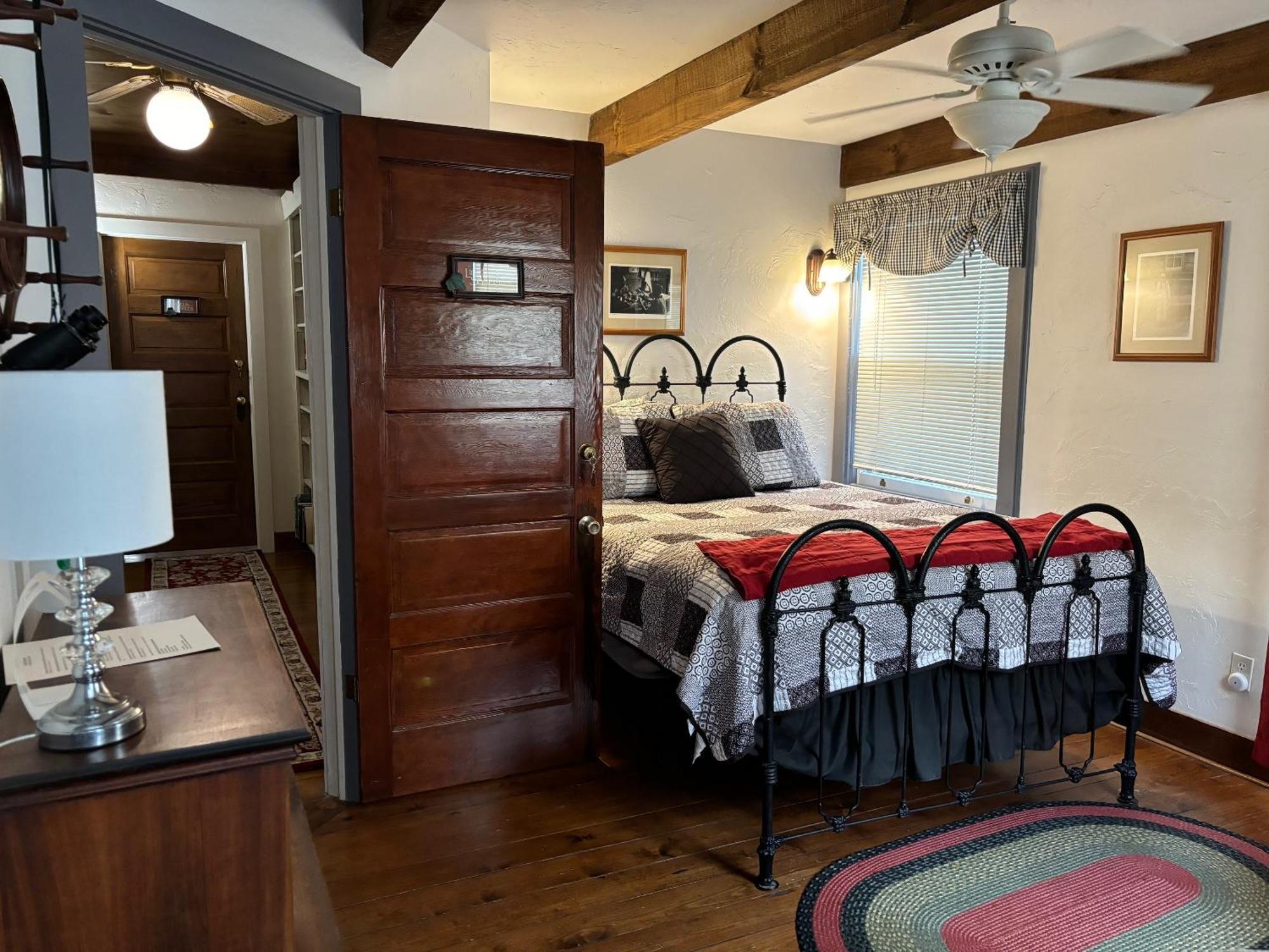 Folkestone Inn Брайсон-Сіті Номер фото